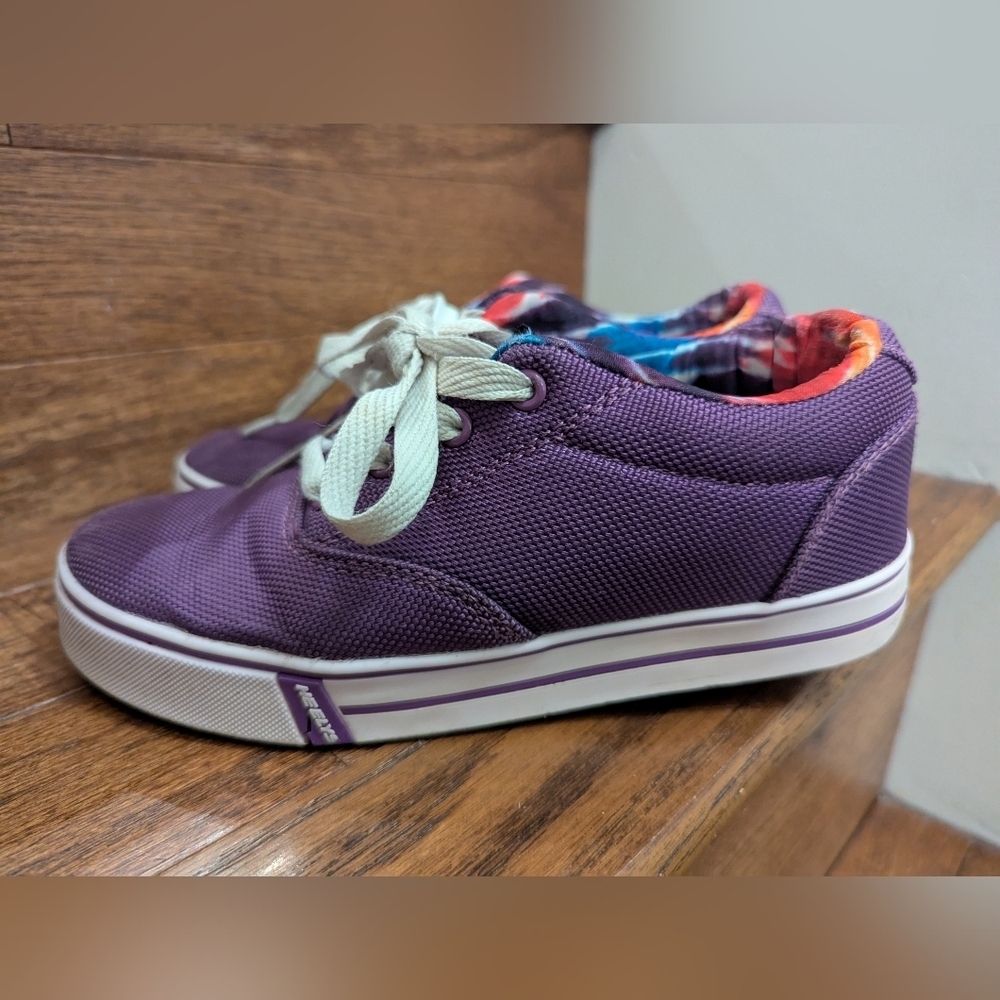 Heelys Sz 4 Skate Shoes purple
